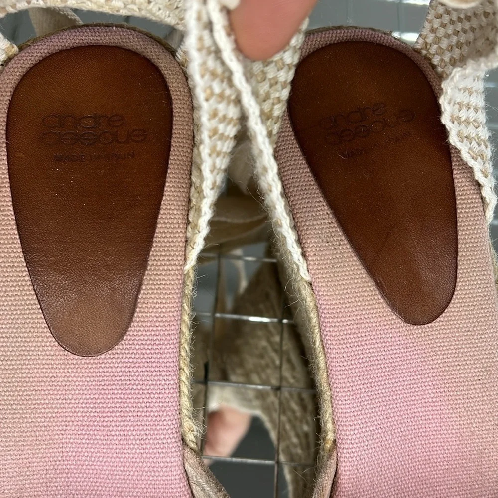 Andre Assous Sz 39 Wedge Espadrille Suede Jute Wrap Around Sandal